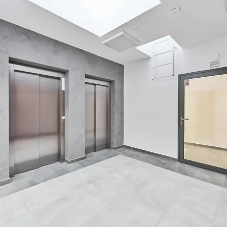 Browary Wroclawskie Modern By Renters Apartment