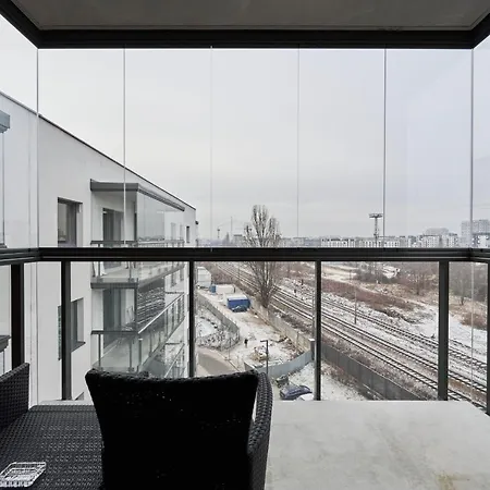 Browary Wroclawskie With Free Garage By Renters Apartment