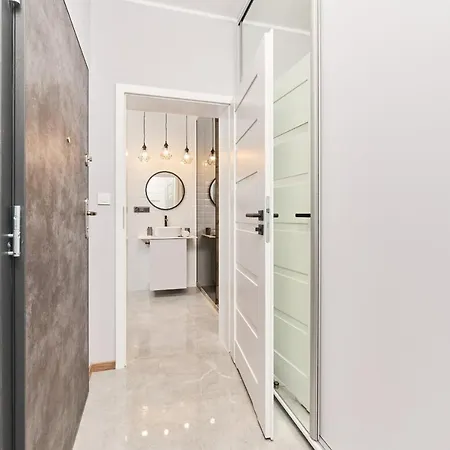 Apartment Browary Wroclawskie With Free Garage By Renters Wroclaw