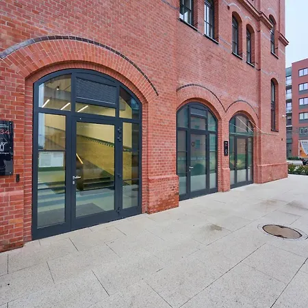 Browary Wroclawskie With Free Garage By Renters